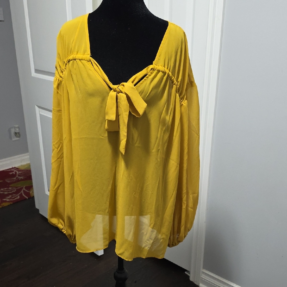 Yellow Women's Top with Bow Detail  Size16 Thin/lightweight